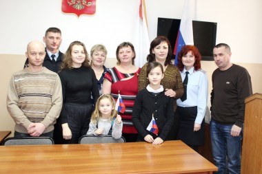 Две семьи из Украины приехали на верховажскую землю еще в 2014 году. Теперь они получили российское гражданство