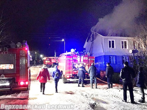 Ликвидировали возгорание 16 пожарных из Верховажья, Чушевиц и Морозова