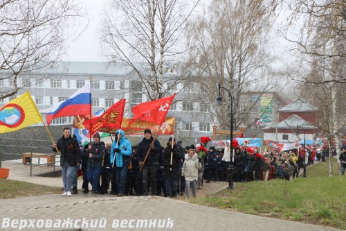 Колонна Верховажской средней школы была самой многочисленной