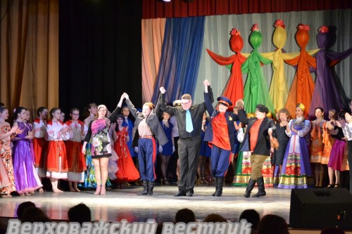 Группа "Хобби" Верховажского РДК и участники "Танцевального калейдоскопа" в финале мероприятия