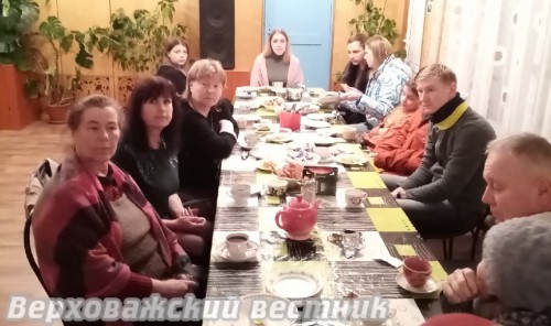 Светлана Степанова вместе с волонтерами в гостях у жителей Липок