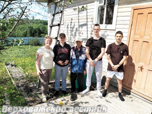 Николай Павлович Кононов со своими помощниками
