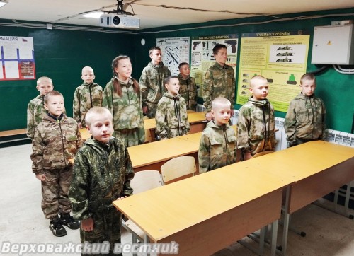 Среди участников курса по начальной военной подготовке – школьники всех возрастов