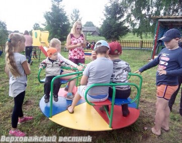 Этим летом благодаря участию в проекте "Народный бюджет" в деревне Ногинская появилась детская площадка