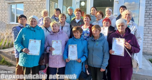 Нижнекулойские ветераны награждены медалями и значками за помощь бойцам СВО