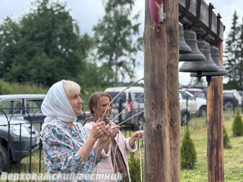Звонари на новой звоннице – Галина Шаманина  и Татьяна Шимова
